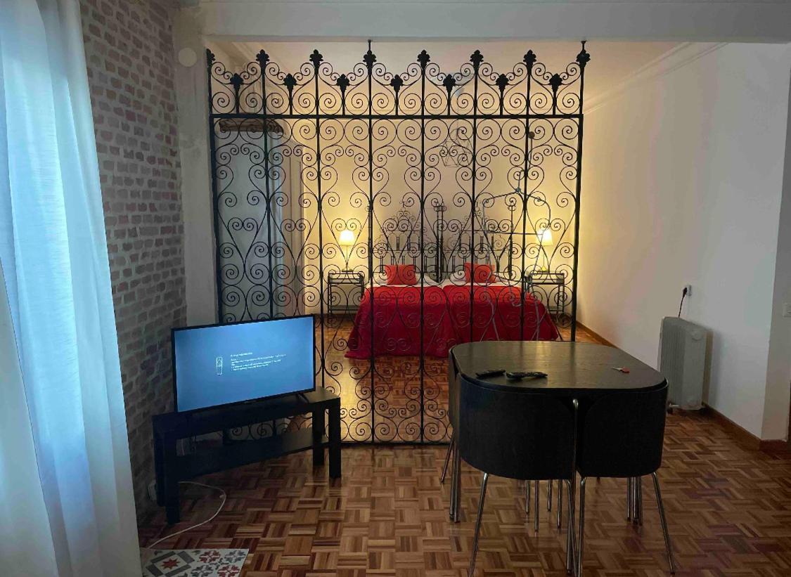 Apartamento Alojamiento En El Centro De *
