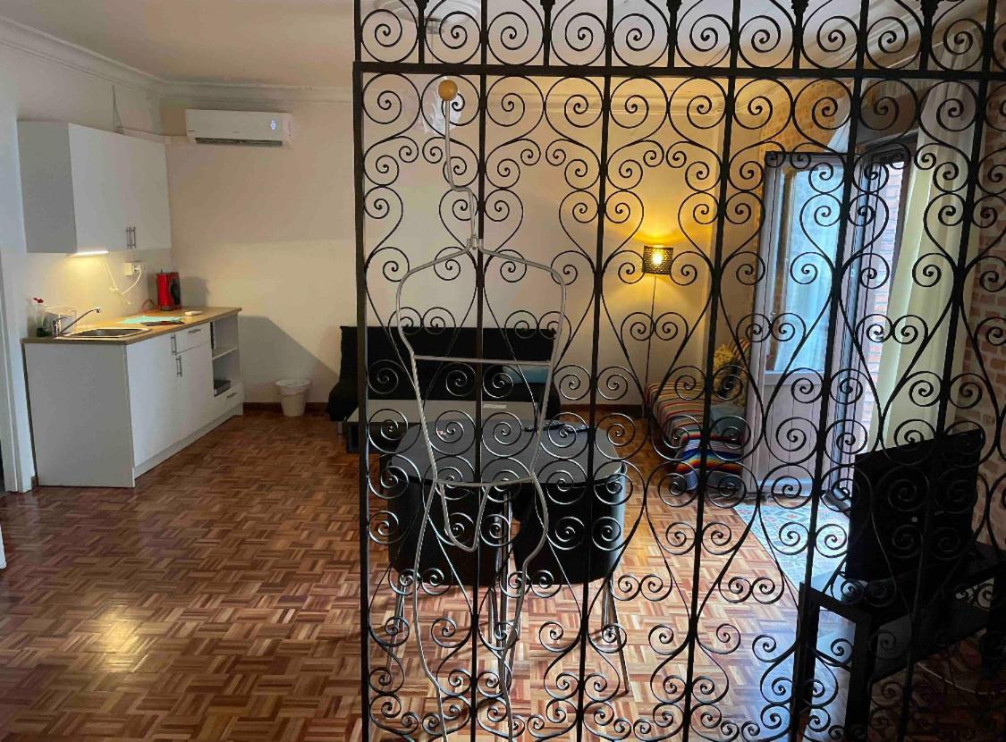Alojamiento En El Centro De Apartamento Toledo